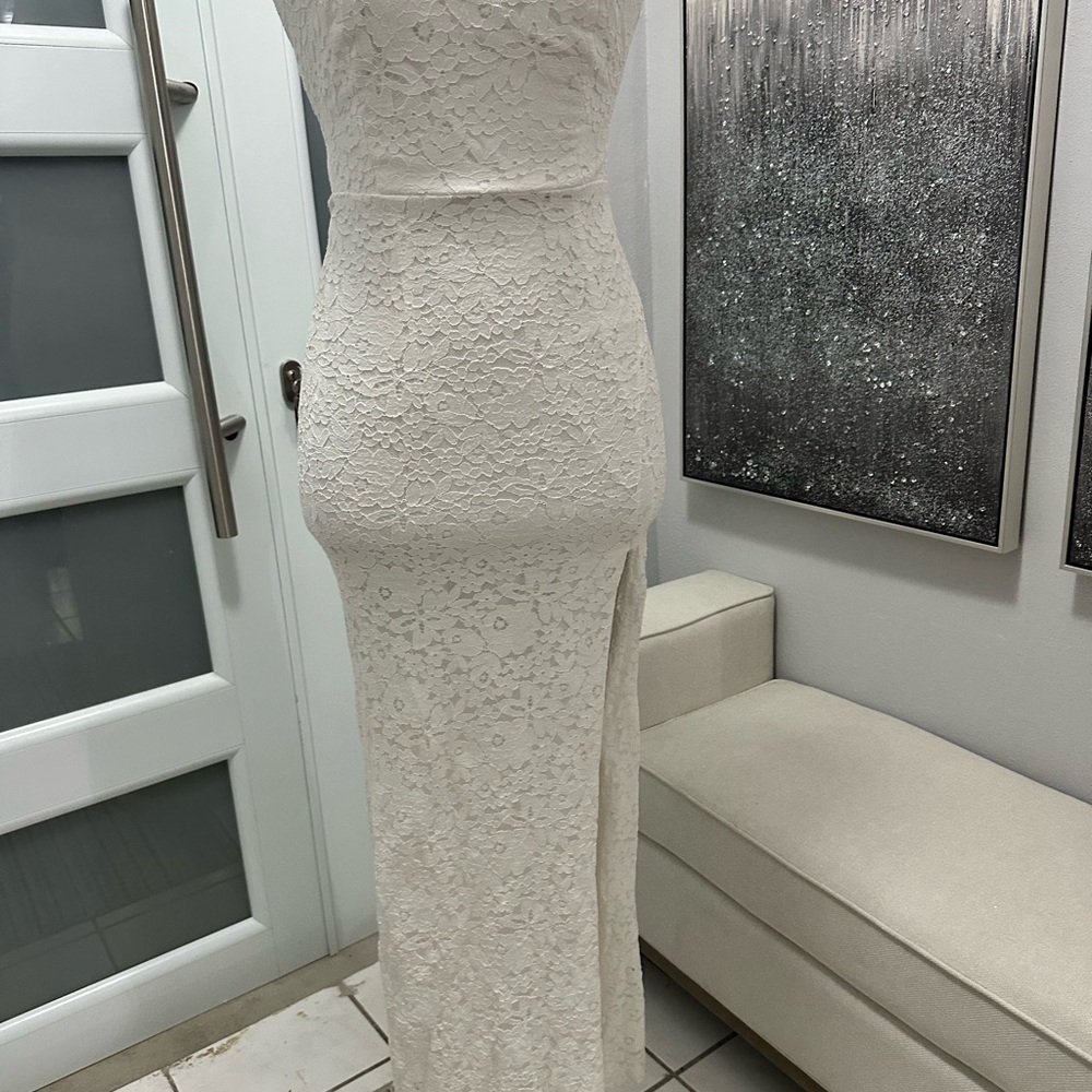 2x$40- Elegant White Lace Split Maxi Dress